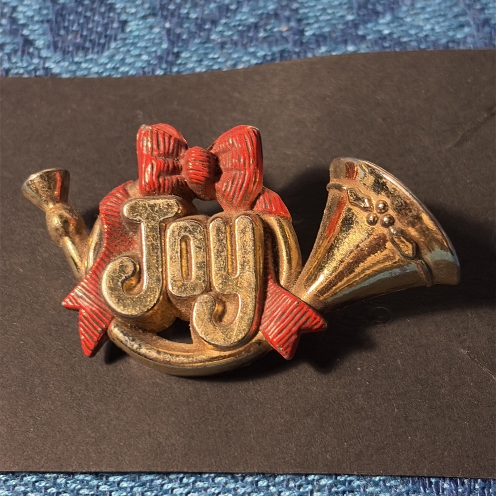 Hallmark Christmas Brooch 1983 Shiny Gold French Horn Red Bow Plastic Signed
